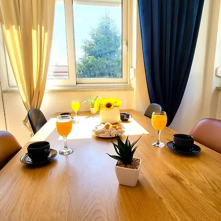 Blue Stone-with Parking, Terrace And Bbq Daire