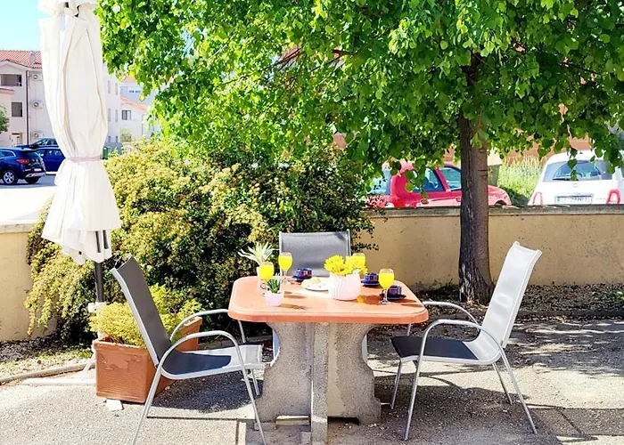 Blue Stone-with Parking, Terrace And Bbq * زادار