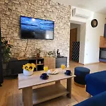 Lägenhet Blue Stone-with Parking, Terrace And Bbq Zadar