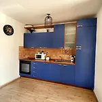 Blue Stone-with Parking, Terrace And Bbq Lägenhet